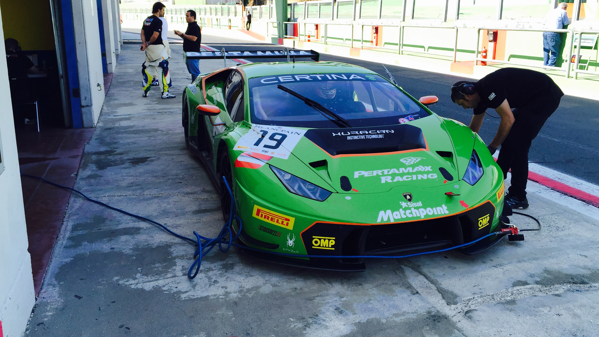 Lamborghini Huracán GT3 en pit lane